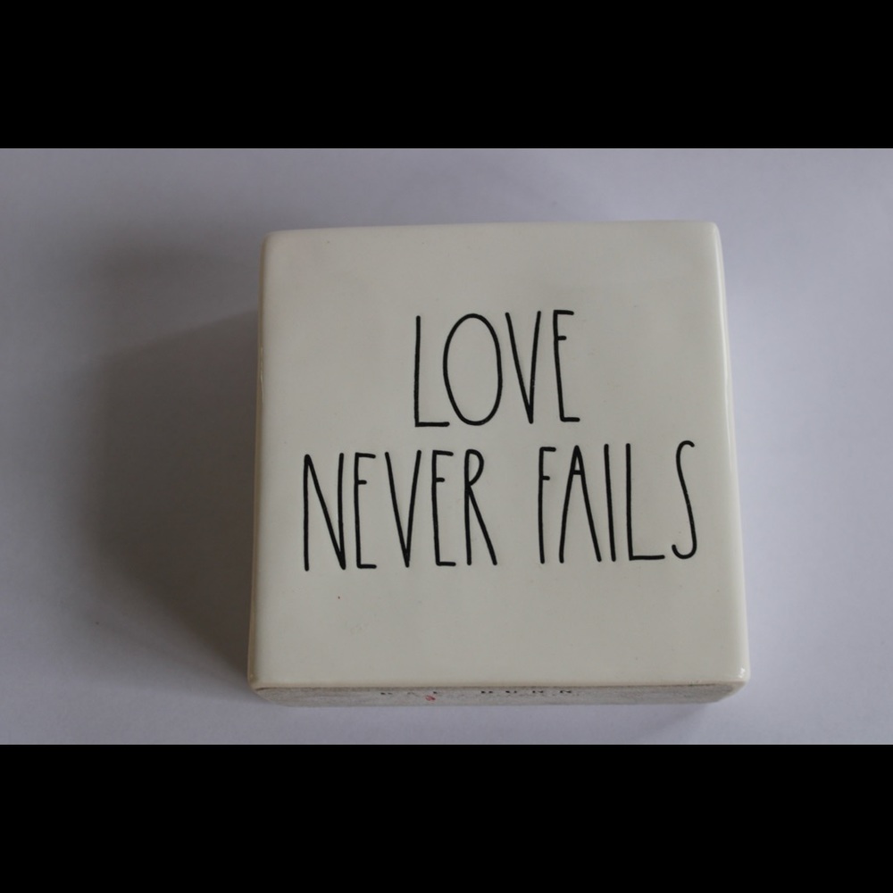 LOVE NEVER FAILS DECOR